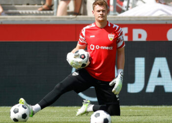 VfB Stuttgart’s star goalkeeper, Alexander Nübel, who is currently on loan at Bayern Munich, had a standout 2024-2025 season with the club, playing a key role in helping them secure a spot in the Champions League.