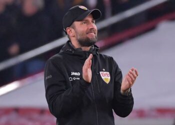 Eilmeldung: Stuttgarts Cheftrainer Sebastian Hoeneß spendet aus tiefstem Herzen, mit ganzer Seele und Selbstlosigkeit ganze 78 Millionen Euro an Obdachlosenheim nach schwerwiegendem…..