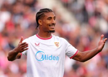 Fabrizio Romano bestätigt, dass der Deal perfekt ist: Der VFB Stuttgart bestätigt offiziell die Verpflichtung des erfahrenen Sevilla-Verteidigers Loic… Mehr anzeigen