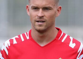 Juventus was looking to finalize a deal with Maximilian Mittelstadt, but he officially rejected the offer due to the low salary.