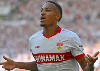 Eilmeldung: VFB-Stuttgart-Star Jamie Leweling unterschreibt offiziell einen neuen Zwei-Jahres-Vertrag mit beeindruckender Vereinbarung.