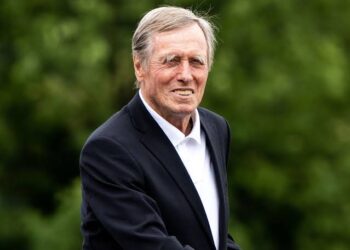 EPIC AD: Chronicle of Life – Netflix gibt die Veröffentlichungstermine für die mit Spannung erwartete Dokumentation über Borussia Dortmund bekannt. Eine packende Hommage an Vereinslegende Siegfried Held, dessen Vermächtnis die Seele von … geprägt hat…..