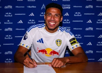 Leeds sign Leicester full-back Justin in £10m deal