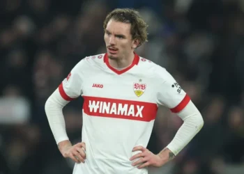 Eilmeldung: Nick Woltemade, der Frontmann des VfB Stuttgart, lehnt seinen Vierjahresvertrag mit Bayern München im Wert von 7,5 Millionen Euro ab und bietet seinen überraschenden Vertrag mit dem VfB Stuttgart aufgrund der jüngsten … an.