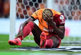 SON DAKİKA HABERİ: VICTOR OSIMHEN KADRODAN ÇIKARILDI, MİLLİ GÖREVLERİ KAÇIRIYOR & 8 HAFTA SAHALARDAN UZAK KALACAK