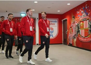 Tears at the Stadium of Light: Sunderland Players Swear Loyalty to Their Manager After Emotional Dressing Room Speech!