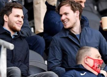 Sunderland ownership Kyril Louis-Dreyfus sets standard for Régis Le Bris ahead of contract extension.