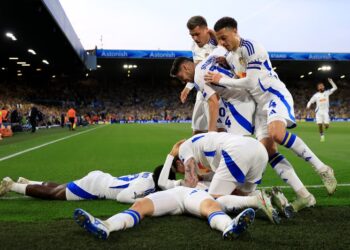 Loyalty over Gold: Leeds United Fan favourite Rejects Mouth-watering £40 Million Offer — Pledges Future to Leeds United!