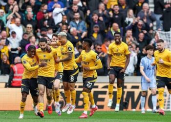 £20m TARGET! Spurs line up Wolves defender after Robertson transfer is shut down