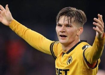 Dispute at Molineux Stadium as Rob Edwards warns not to sell Vítor Pereira’s Prodigy as Management declared “UNTOUCHABLE”