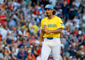 BREAKING: Red Sox trade Jordan Hicks, pitching prospect to White Sox in salary dump; righty prospect coming back.