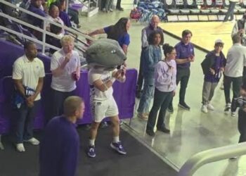 “FANS DEMAND ANSWERS: Wildcats’ Nightmare Season Sparks Fury and Fear for the Future”