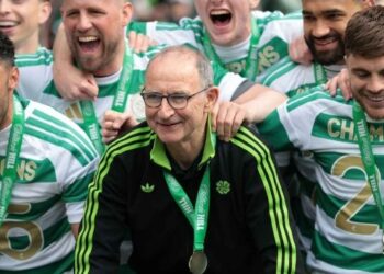 Martin O’Neill has agreed a deal to stay on as Celtic manager next season following the club’s dramatic Scottish Premiership win in May.