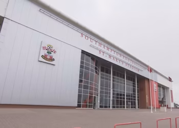 3 Srikers at once? – Southampton fc on bid to end striker drought – History making.