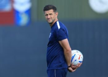 Portsmouth boss John Mousinho delivers blunt warning over Blues squad ahead of season kick-off at West Ham