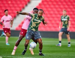 Stoke City boss Mark Robins provides fresh Sorba Thomas transfer update after £5m westham decision